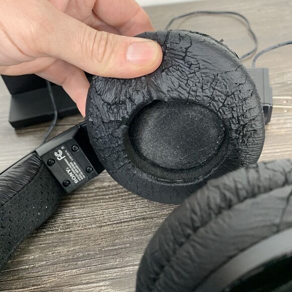 Sony Wireless Over Ear Headphones w/ Charging Aux Dock MDR-RF985R TESTED - Picture 11 of 11